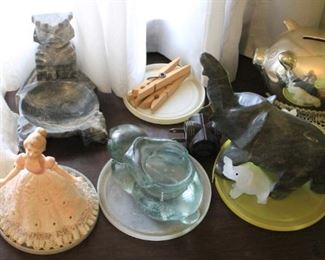 Figurines