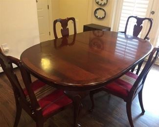 James River Solid Mahogany Table with Chairs