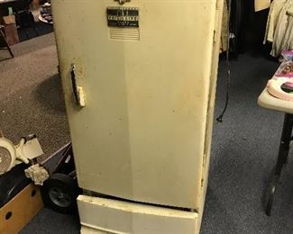 Vintage GM Frigidaire refrigerator. 