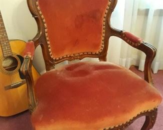 KC VELVET CHAIR