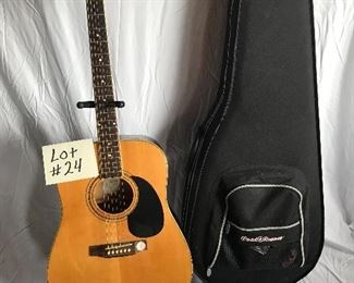 Hofner Accoustic Guitar with stand and bag
