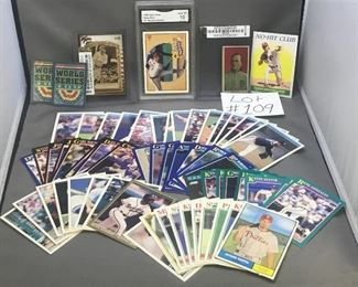 Lot of Base ball cards 