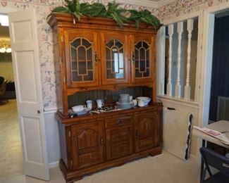 China cabinet   5'