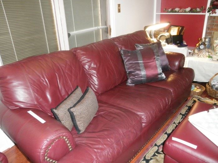 LOVELY LEATHER SOFA
