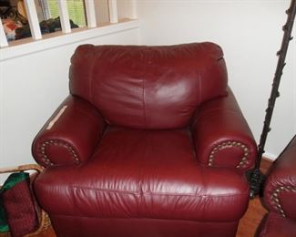 MATCHING LEATHER CHAIR