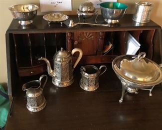 Beautiful, antique silver plated items including teapot, candy dishes / bowls