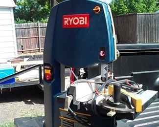 RYOBI 9" Band Saw