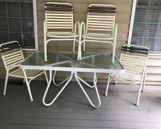 Patio or Deck Set https://ctbids.com/#!/description/share/233911