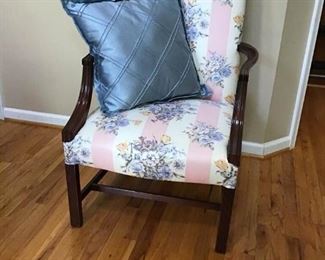 Arm Chair https://ctbids.com/#!/description/share/233921