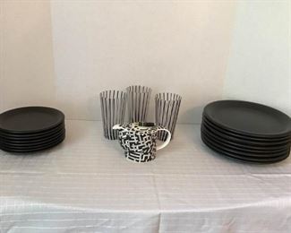 Dishes And More! https://ctbids.com/#!/description/share/233948