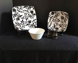 Black and White Dishes https://ctbids.com/#!/description/share/233952