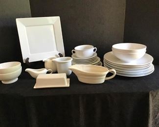 Assorted White Dinnerware https://ctbids.com/#!/description/share/233954
