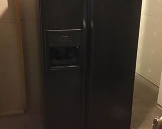 Kitchen Aid Refrigerator https://ctbids.com/#!/description/share/233972        
