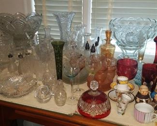 Glass including several punchbowls