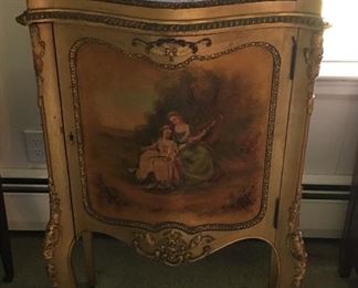 Lovely French Style Vitrine