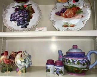 Fruit plates by Zeh Scherzert Co., Bavaria (top shelf). 