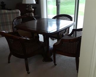 Pub style table and chairs, great for playing cards !