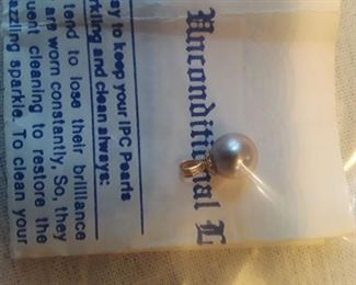 Blue pearl, 14kt pendant. 