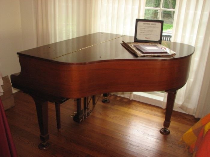 Kawai baby grand piano - teak cabinet