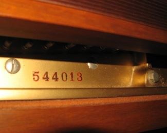 Kawai baby grand piano - teak cabinet