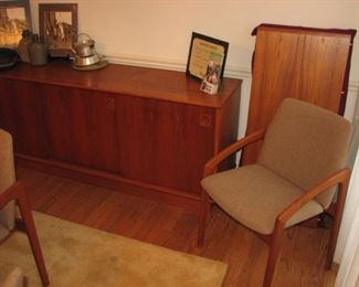 MCM console/sideboard