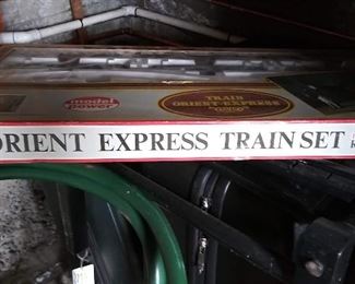 Model Power train set. HO scale.  Orient Express.