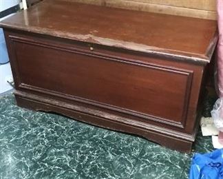 Lane cedar chest