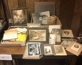 HUGE LOT OF ANTIQUE BLACK AND WHIE PICTURES