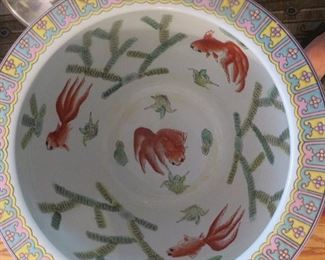 Large Chinese Porcelain Fishbowl with Stand (detail of inside)