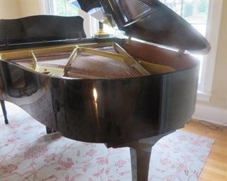Yamaha G3 Grand Piano
Polished Ebony