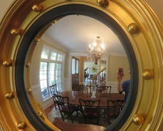 Federal Style Round Gilt Frame Mirror