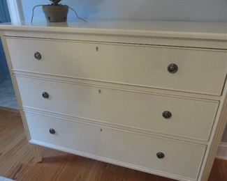 Lane Furniture White Cottage Dresser
Country Living Collection
