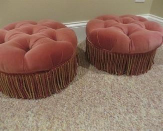Tufted Ottoman with Fringe
Pearson Furniture Company