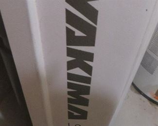 YAKIMA Roof Carbonite Cargo Box