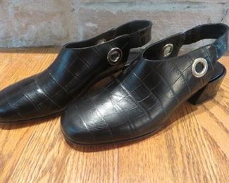 TiBi Vero Cucio Mules