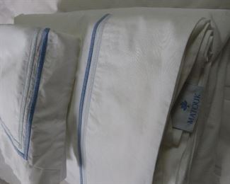 Matouk Twin Bedding