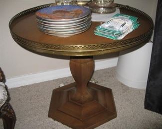 round pedestal table with gallery