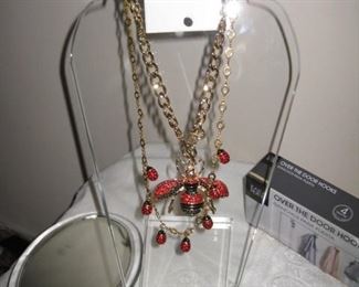 Vera bee necklace and earrings
