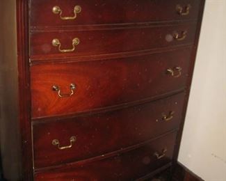 mahogany chest of drawers