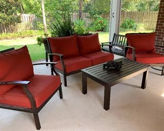Really Nice Aluminum Patio Set