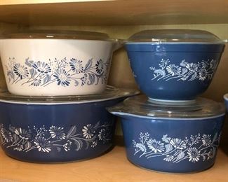 Pyrex bakeware