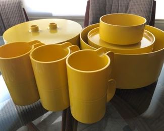 Set of 1960s Heller Massimo Vignelli yellow melamine tableware