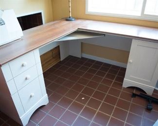 L Shaped Corner Desk