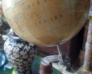 VINTAGE TERRESTRIAL GLOBE