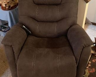 Two Week Old Lift Chair