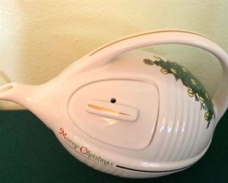 Hall Christmas Teapot