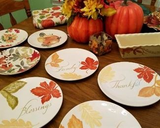 Love these fall leaf plates