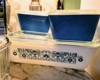 Love this vintage blue Pyrex