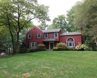 Immaculate Clean Home with Traditional Clean Solid Pieces.