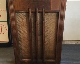 Antique Philco Radio https://ctbids.com/#!/description/share/235848